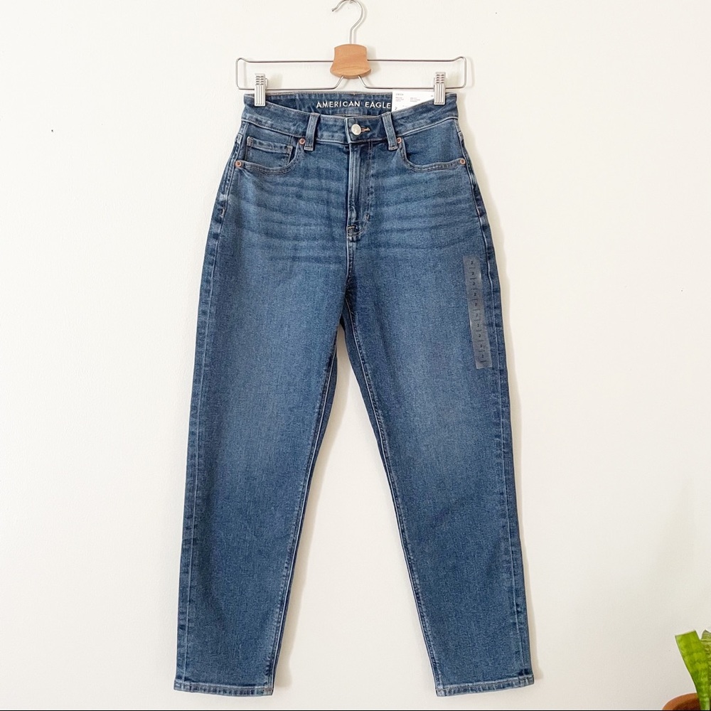 NEW American Eagle 2/26 Highest Rise Mom Jean Classic Blue Light Stretch Jeans